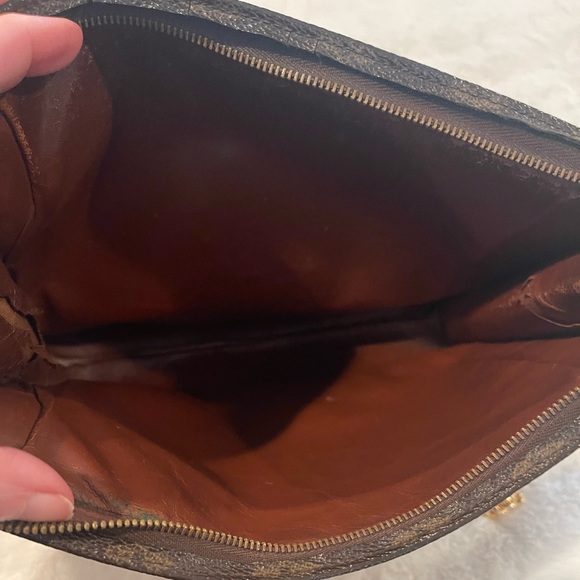 Authentic Vintage LV Monogram Toiletry Pouch - Picture 3 of 5